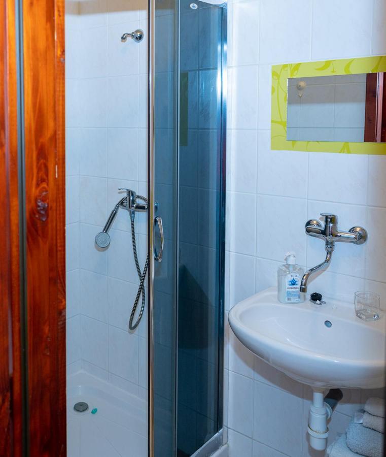 2- Izbovy Apartman Kajka V Penzion Trsztena Kültér fotó